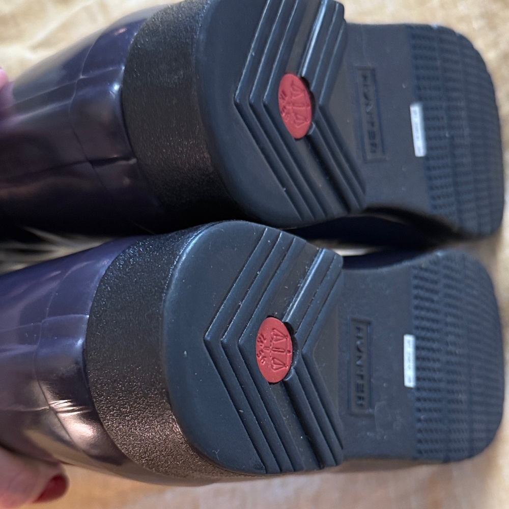 Hunter Refined Gloss Quilted Tall Rain Boot adjustable back - Picture 17 of 17